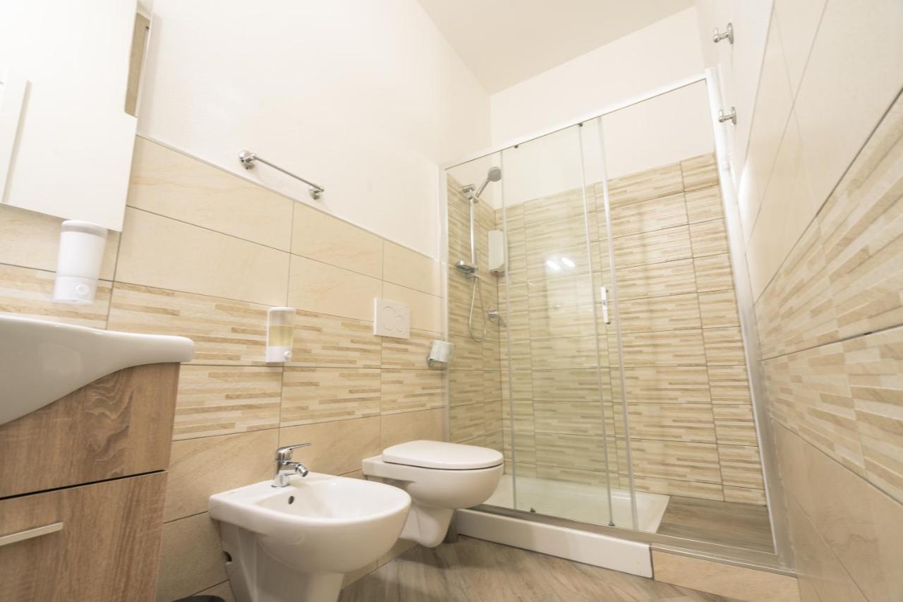 Domoblu Camere In Centro ตอร์โตลี ภายนอก รูปภาพ