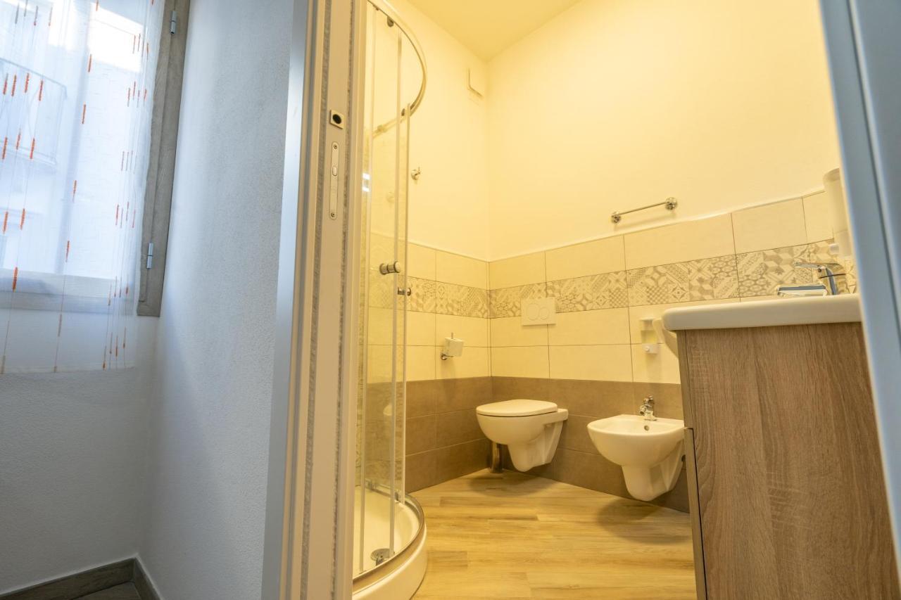 Domoblu Camere In Centro ตอร์โตลี ภายนอก รูปภาพ