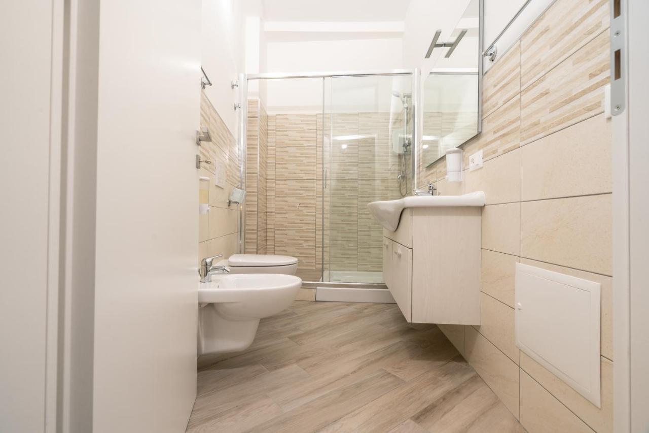 Domoblu Camere In Centro ตอร์โตลี ภายนอก รูปภาพ