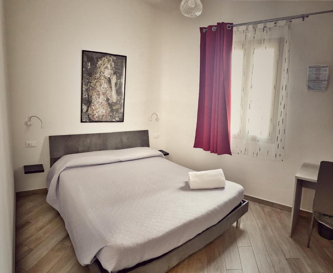 Domoblu Camere In Centro ตอร์โตลี ภายนอก รูปภาพ