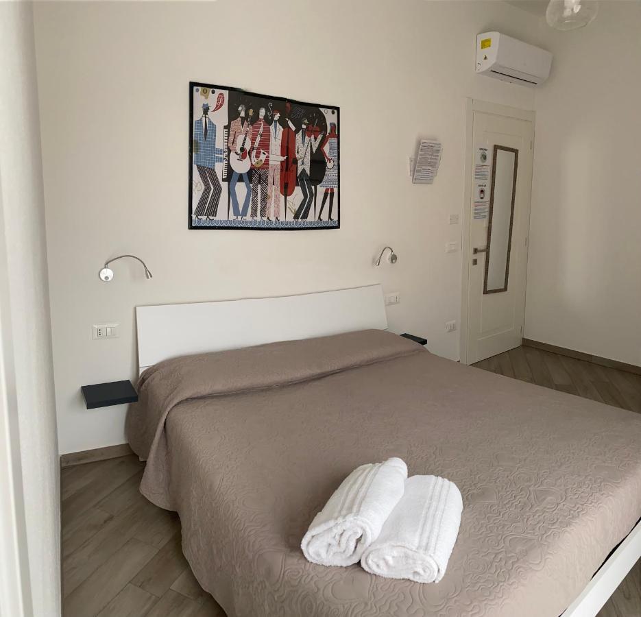 Domoblu Camere In Centro ตอร์โตลี ภายนอก รูปภาพ